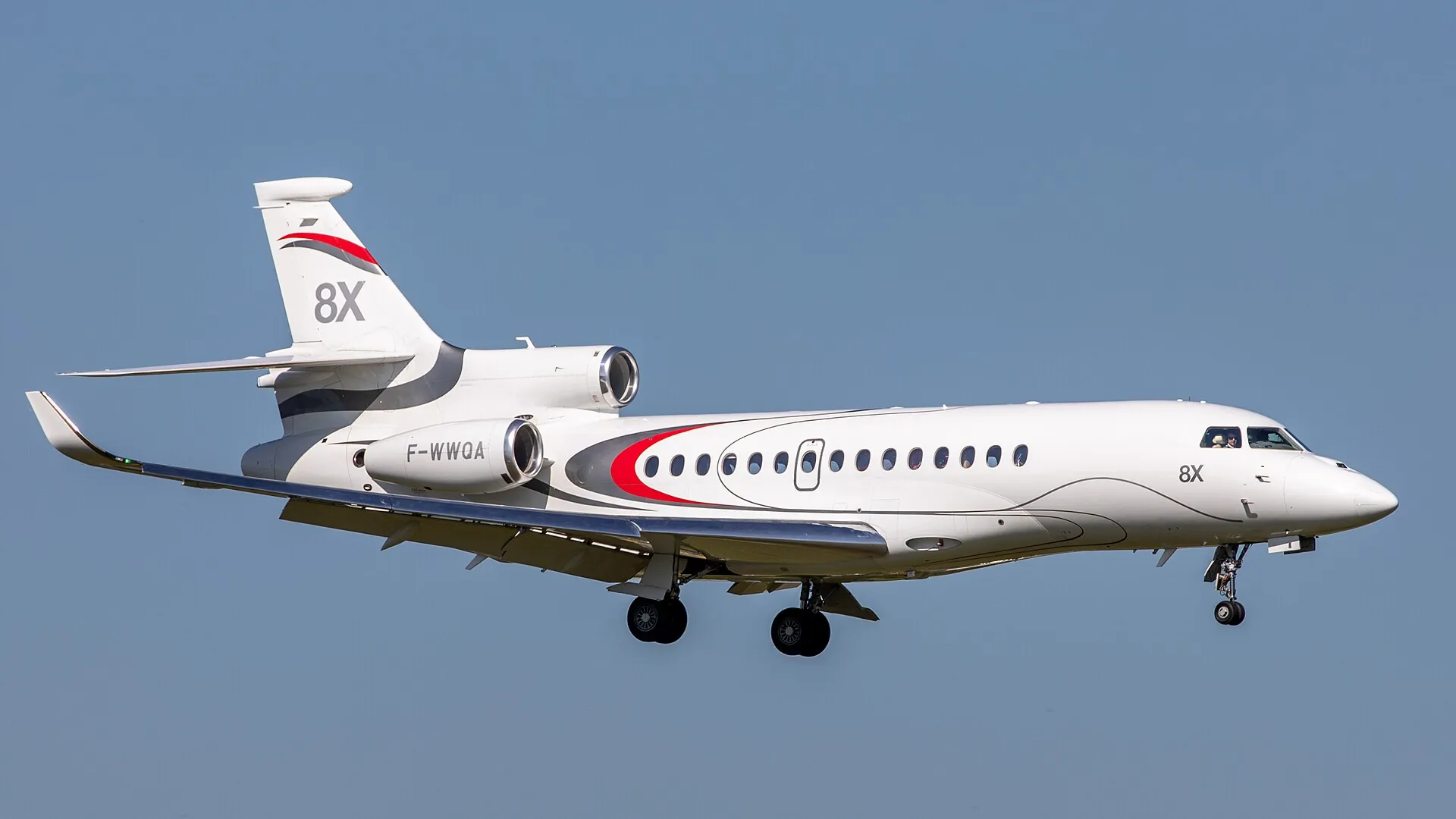 Dassault Falcon 8X en approche